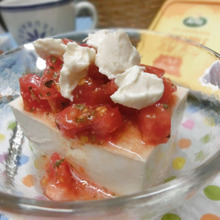 クリチのせ汁だくトマトサラダをかけて♪ 洋風冷や奴