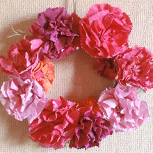 プチプラなのに豪華!カーネーションリースの作り方