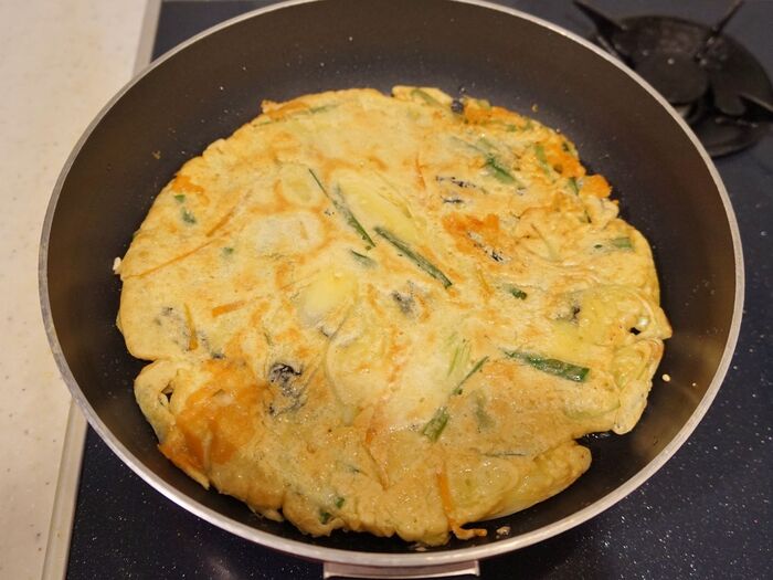 上下を返してこんがりと焼きます。