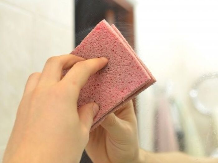 ●●するだけで光沢を簡単キープ!浴室の鏡の掃除方法