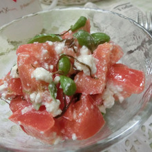 混ぜるだけ♪ 塩昆布でうま味ましまし! トマトとカッテージチーズのサラダ