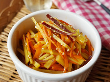 女性におすすめ!ニンジンとサツマイモのバルサミコきんぴら