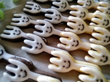 セリアさんのクッキー型でかわいくアイシング?