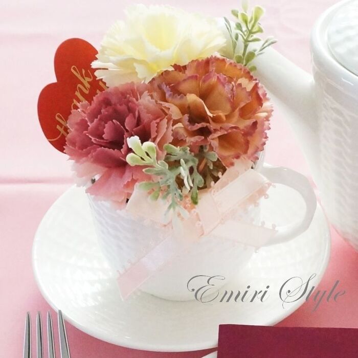 ティーカップアレンジで華やかに♪