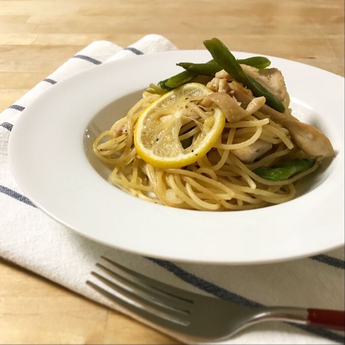 鶏胸肉で*やわらか塩糀チキンとしし唐のレモンパスタ