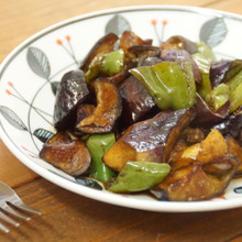 ナスとピーマンのバルサミコ酢炒め