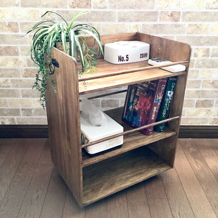 100均&ホムセンの板材で♪コロ付きサイドテーブルをDIY☆