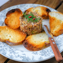 缶詰めで簡単♡包丁いらずのスピードメニュー♡”コンビーフディップ”