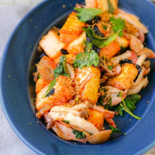 暑さふっとぶ夏レシピ!”厚揚げとしめじの炒め梅ナムル”