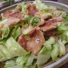 蒸し焼きがポイント♪ 豚バラと春キャベツのうま塩炒め