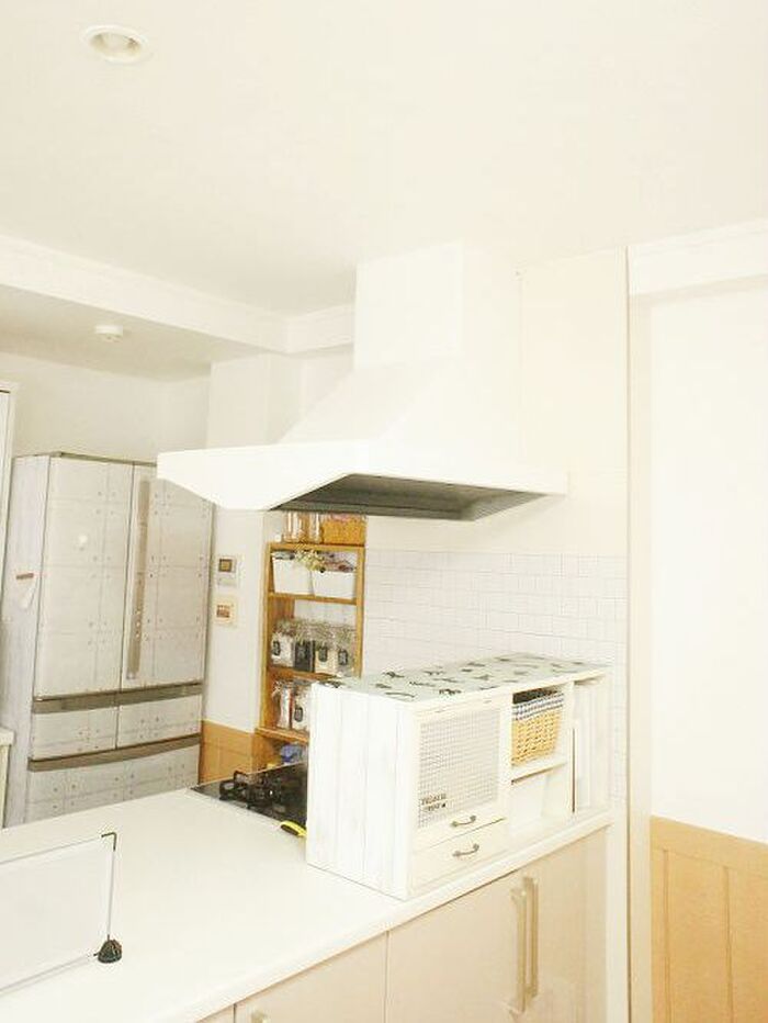 一気に明るく★換気扇(レンジフード)の再ペイント