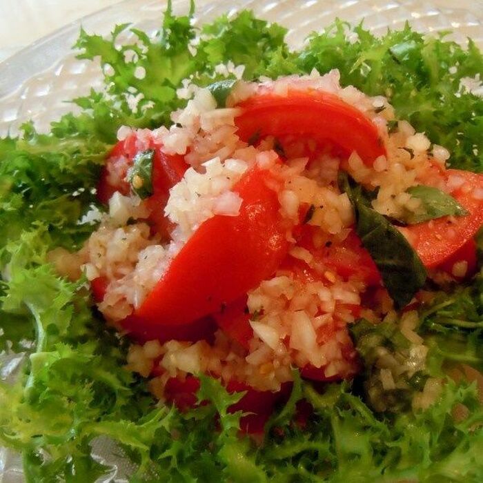 さっぱりとおいしい~冷え冷えにしていただくトマトと新玉ねぎのマリネ