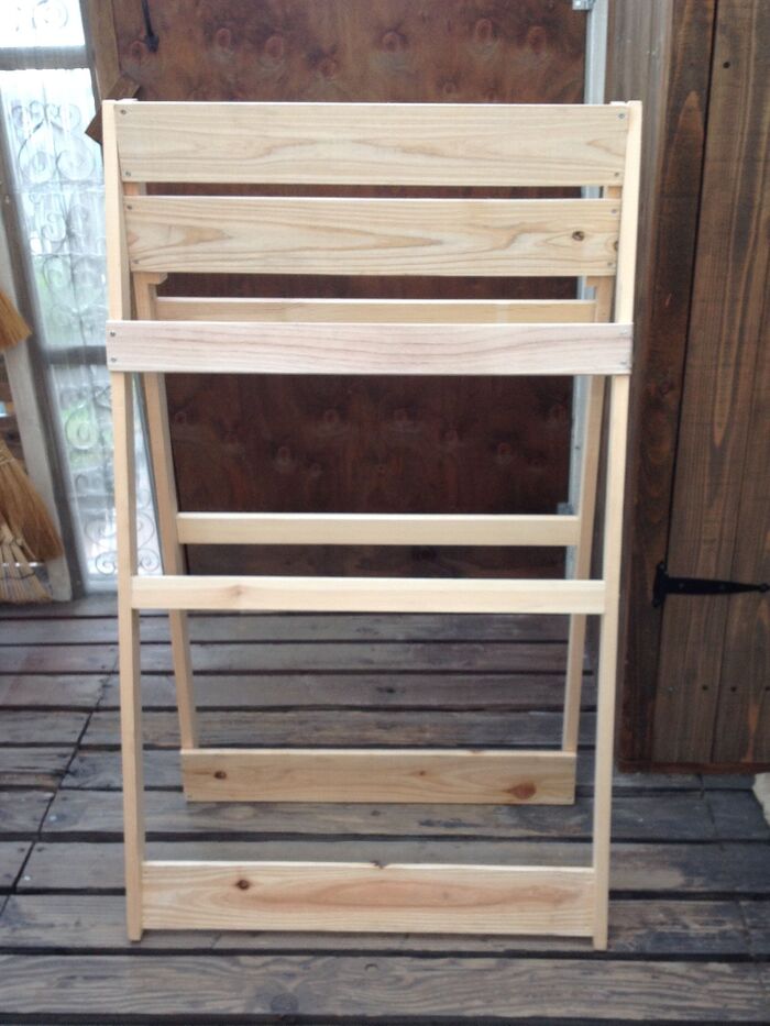 他の角材を固定します