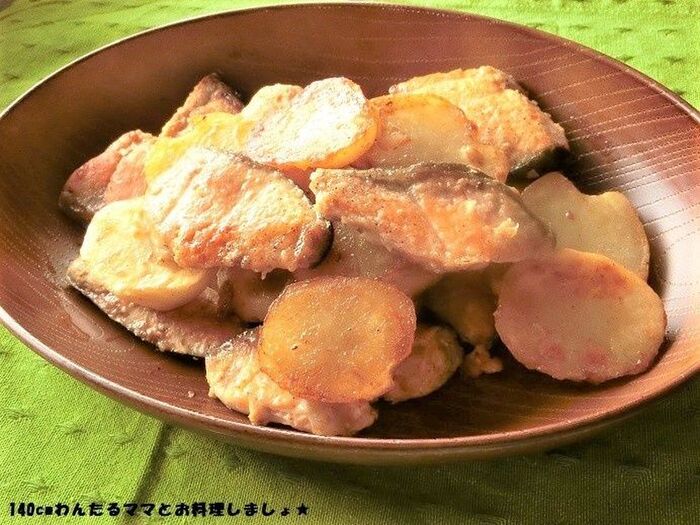 簡単★鮭とじゃが芋のバター醤油ソテー