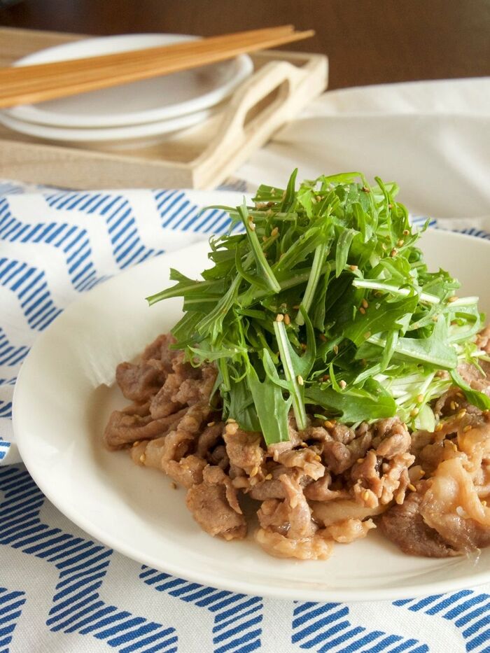 ビニール袋を使ってもっと時短! 豚肉のレンジ蒸し 山盛り水菜のせ