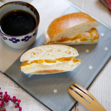 【技あり】超簡単♡濃厚絶品スイーツ!ドライマンゴーが衝撃的!【ヨーグルトマンゴーのフルーツサンド】