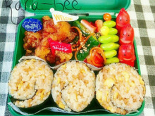 食べたらそぼろ丼♪うずまきおにぎりでムスコの運動会弁当