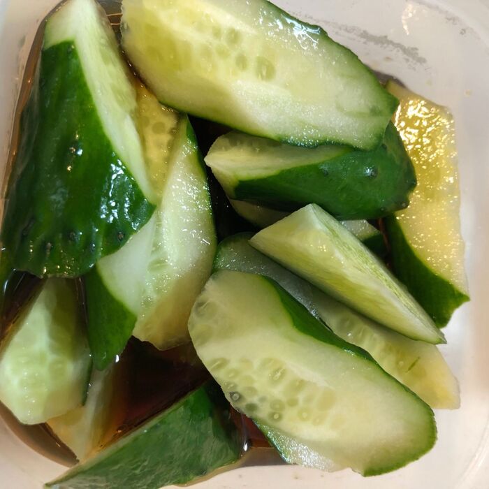 きゅうりを切ります