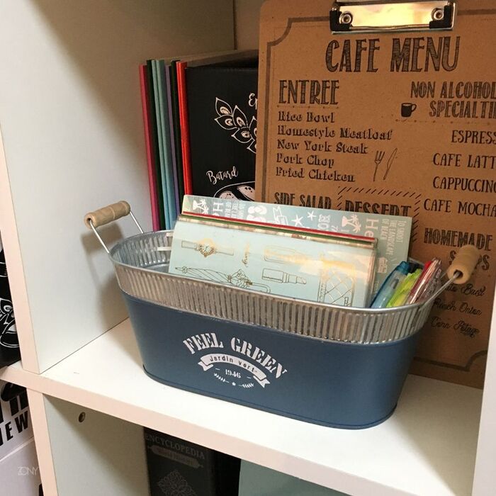 使い方4.本棚のこまごました小物入れに