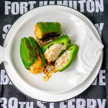 肉巻きならぬ、ピーマンまるごとおにぎり出来ました。