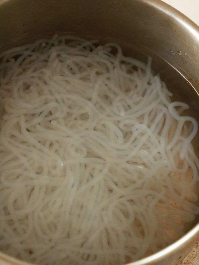 しらたきは水から下茹で