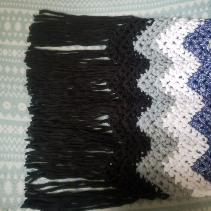 新たに糸を足して