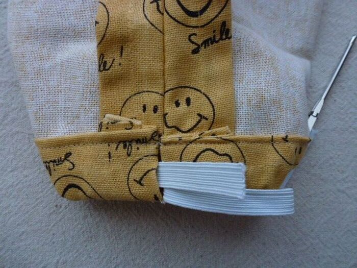 ゴムを通します