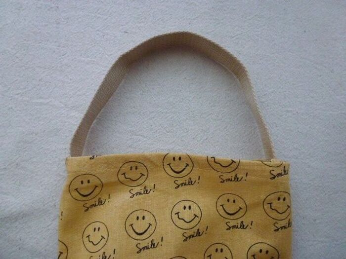 持ち手を縫い付けます