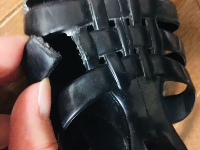 こんな感じで両足とも切れてしまいました。