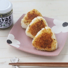 ゆずこしょう油でちょっと大人の味噌焼きおにぎり