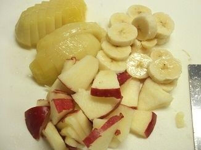 フルーツをカット