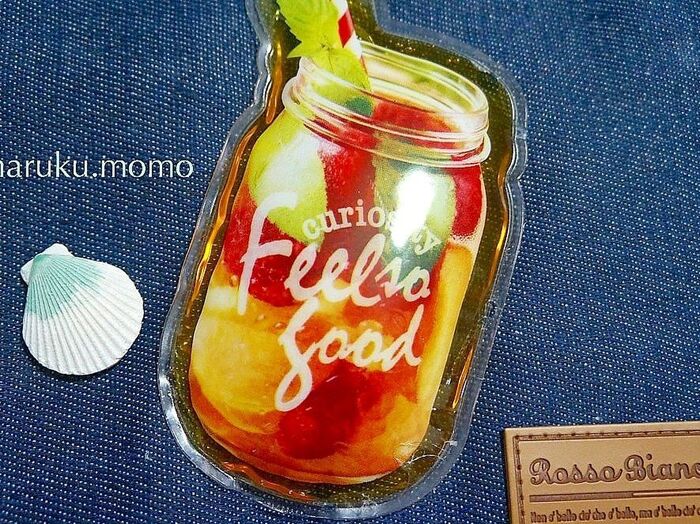 布にグルーガンでくっつける。