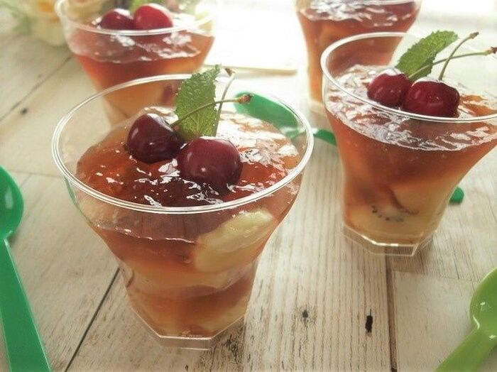 ゼリーを入れてトッピングして完成!