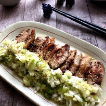 ネギがたっぷりとれる!ネギまみれの豚トロ焼き!