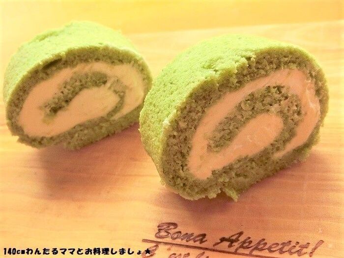 米粉で簡単★小松菜ヨーグルトロールケーキ