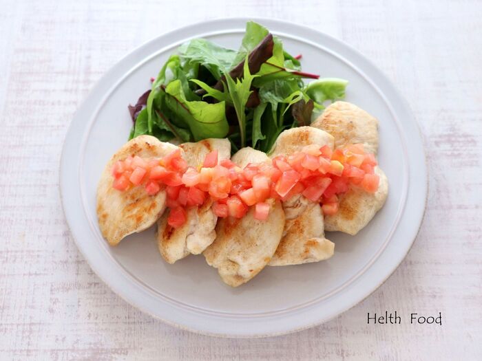 鶏むね肉のソテーとトマトだれ