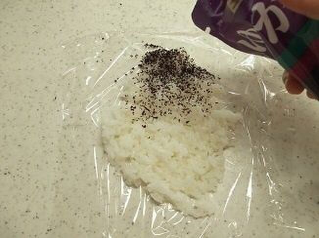 上半分にゆかりをパラパラ