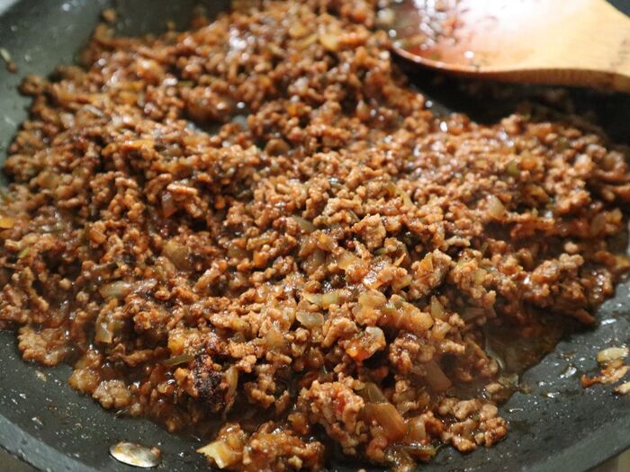 調味料をいれる。