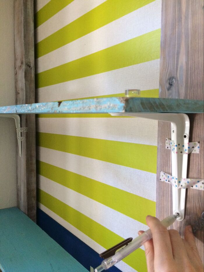 ひとりで棚を取り付けるのでこちらを使用します。