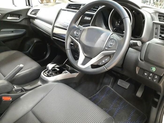 身近にあるもので簡単にできます!車内掃除の極意とは