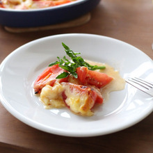 材料2つ♪切って焼くだけごちそう!トマトチーズ焼き