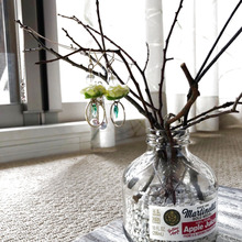 アクセサリーのなる木!?簡単廃材リメイクで見せる収納を。