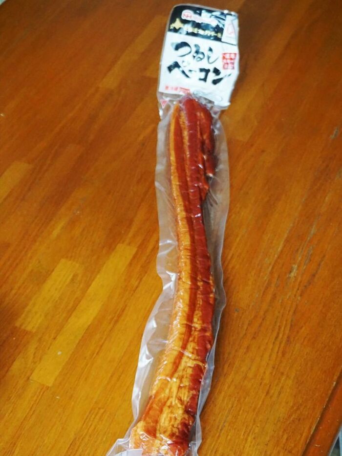 また食べたくなる!コストコで人気の長~~~い「つるしベーコン」