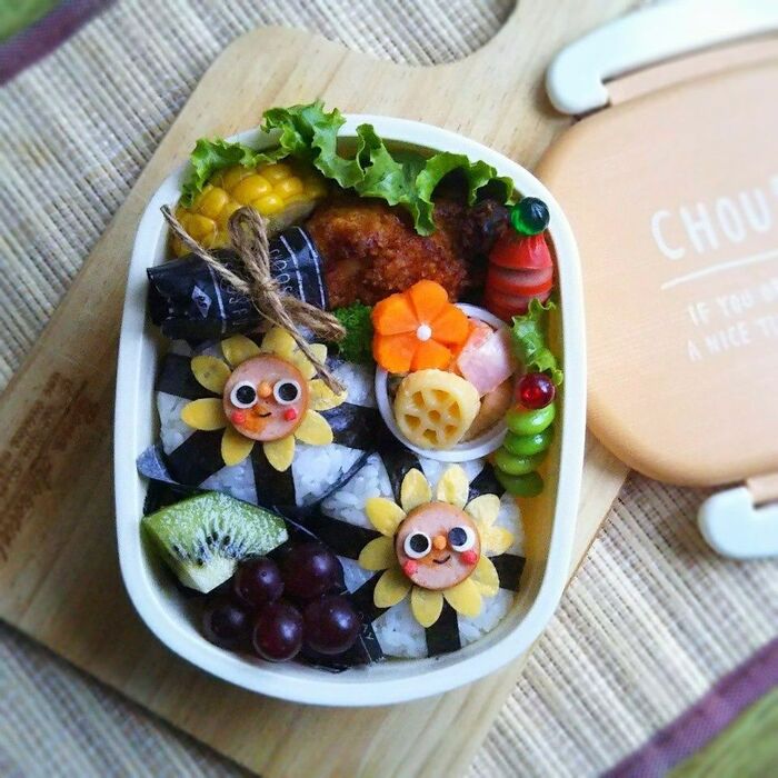 《キャラ弁》のせて簡単♪ひまわりおにぎりのお弁当