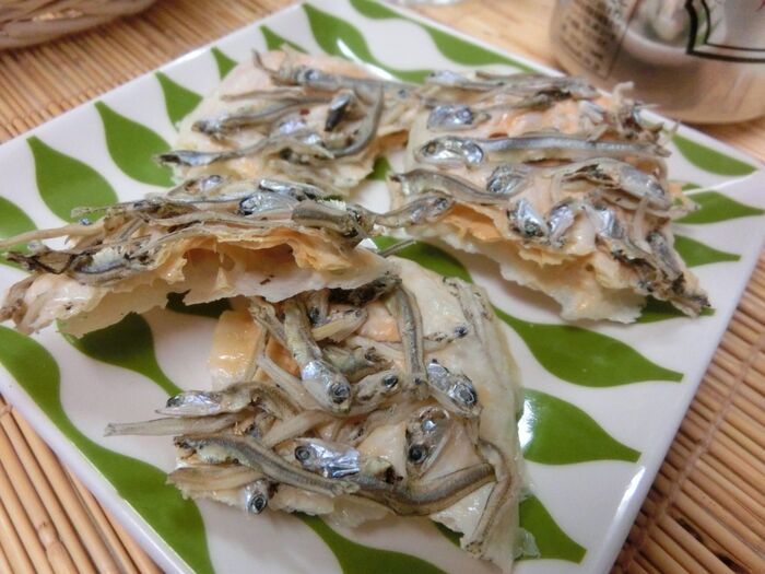 レンチン1分☆ 食べる小魚とスライスチーズで♪ さくさくチーズスナック