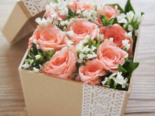 ダイソーで揃う♡プレゼント用フラワーBOX