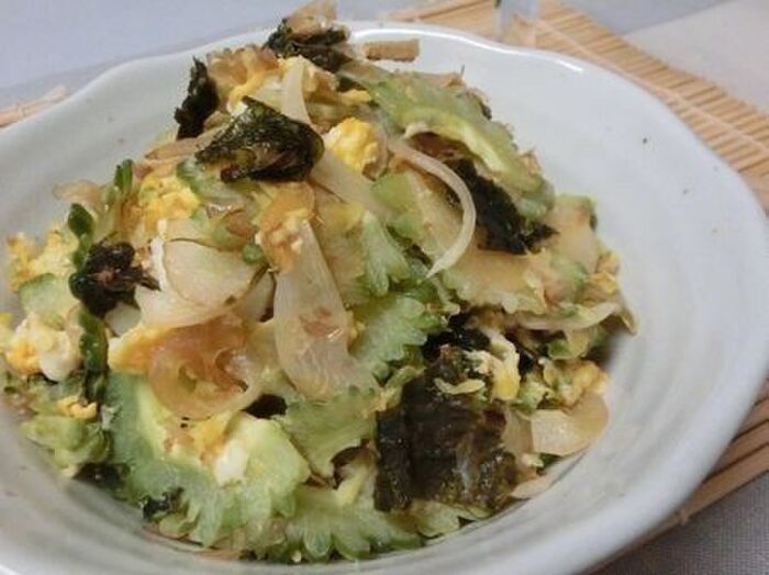 肉の代わりにかつお節&味付け海苔♪ ゴーヤのかつのりマヨチャンプルー