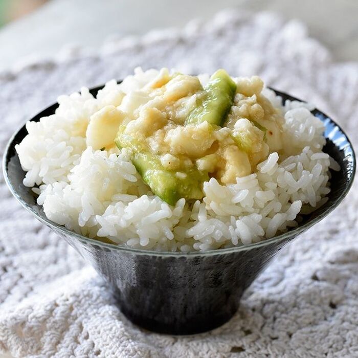 残った器の中をご飯にかけて♪ うまうま〆ご飯