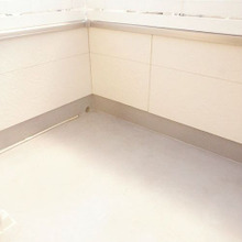 ベランダも窓のサッシ掃除も一瞬★100均の洗車ブラシが優秀