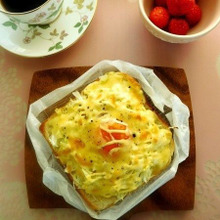 忙しい朝に♪キャベツたっぷり目玉焼きトースト